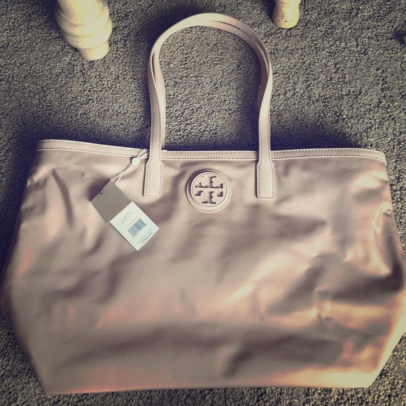 flash sale !! Tory Burch nylon e/w tote - Picture 4 of 8