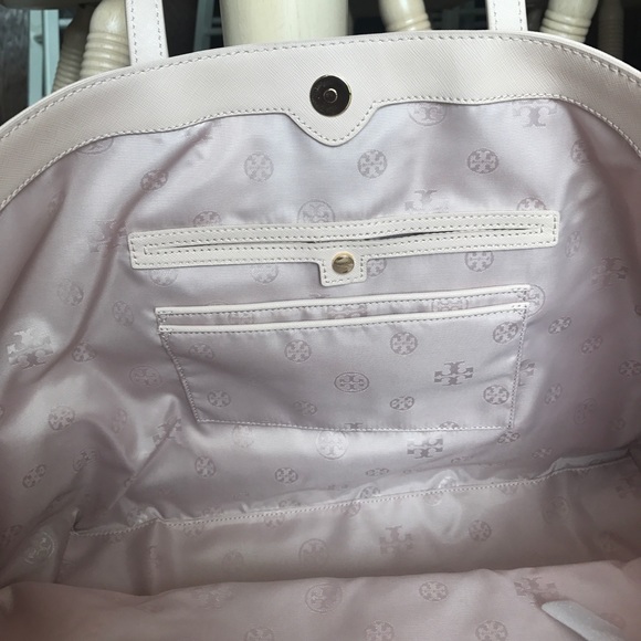 flash sale !! Tory Burch nylon e/w tote - Picture 8 of 8