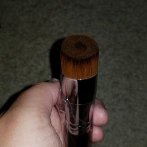 Liquid foundation brush