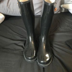 Black chooka rain boots