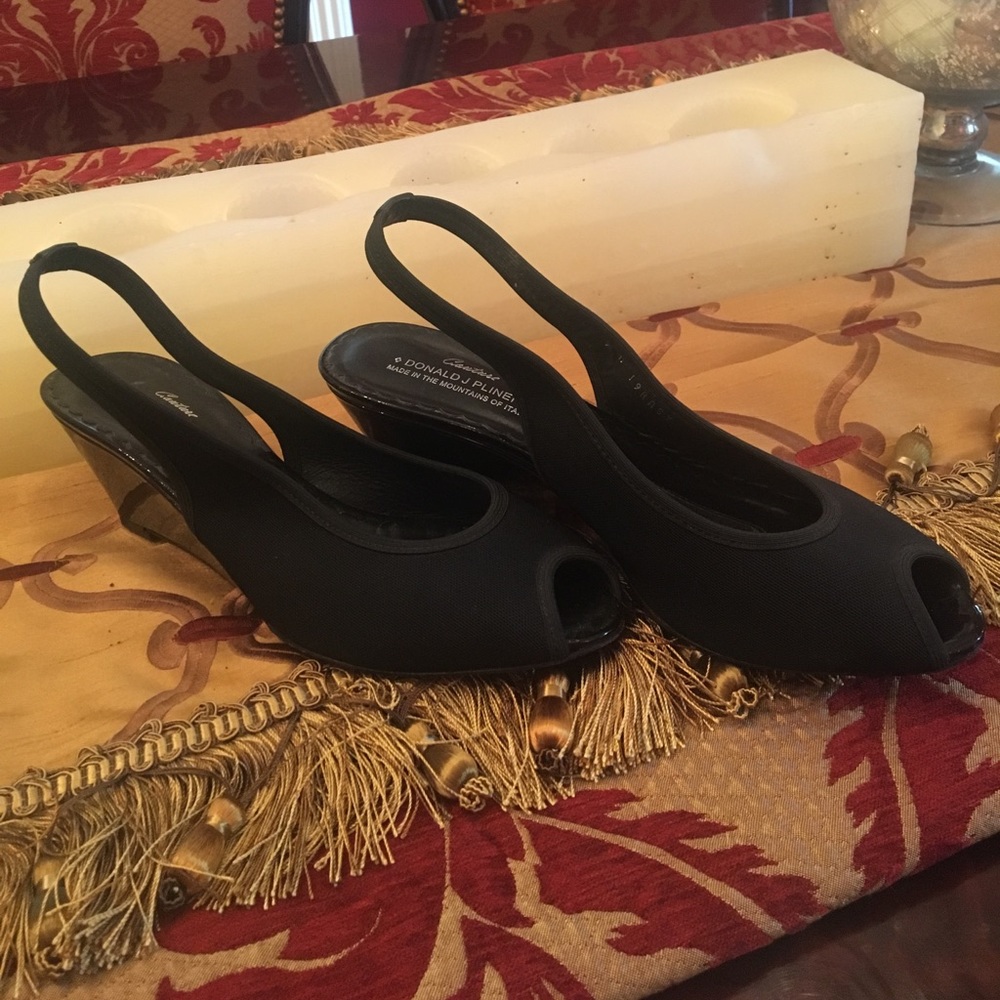 Donald J. Pliner Wedges