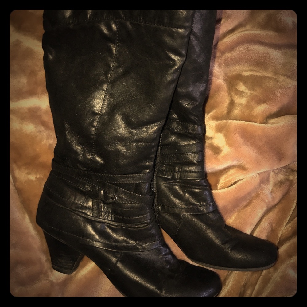 Baretraps black heeled boot