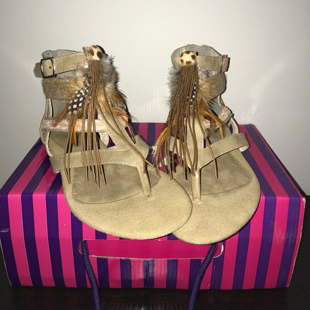 Adorable bohemian Summer sandals- size 6
