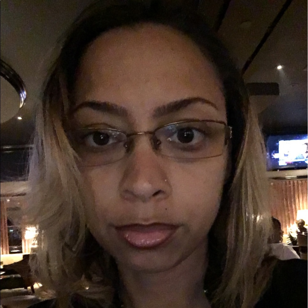 Meet your Posher, Andrea