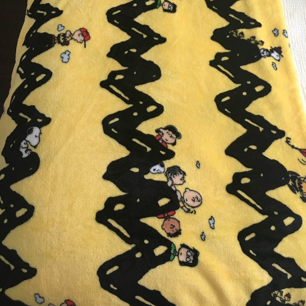 Large Oversized Peanuts Throw Blanket (NEW!)
