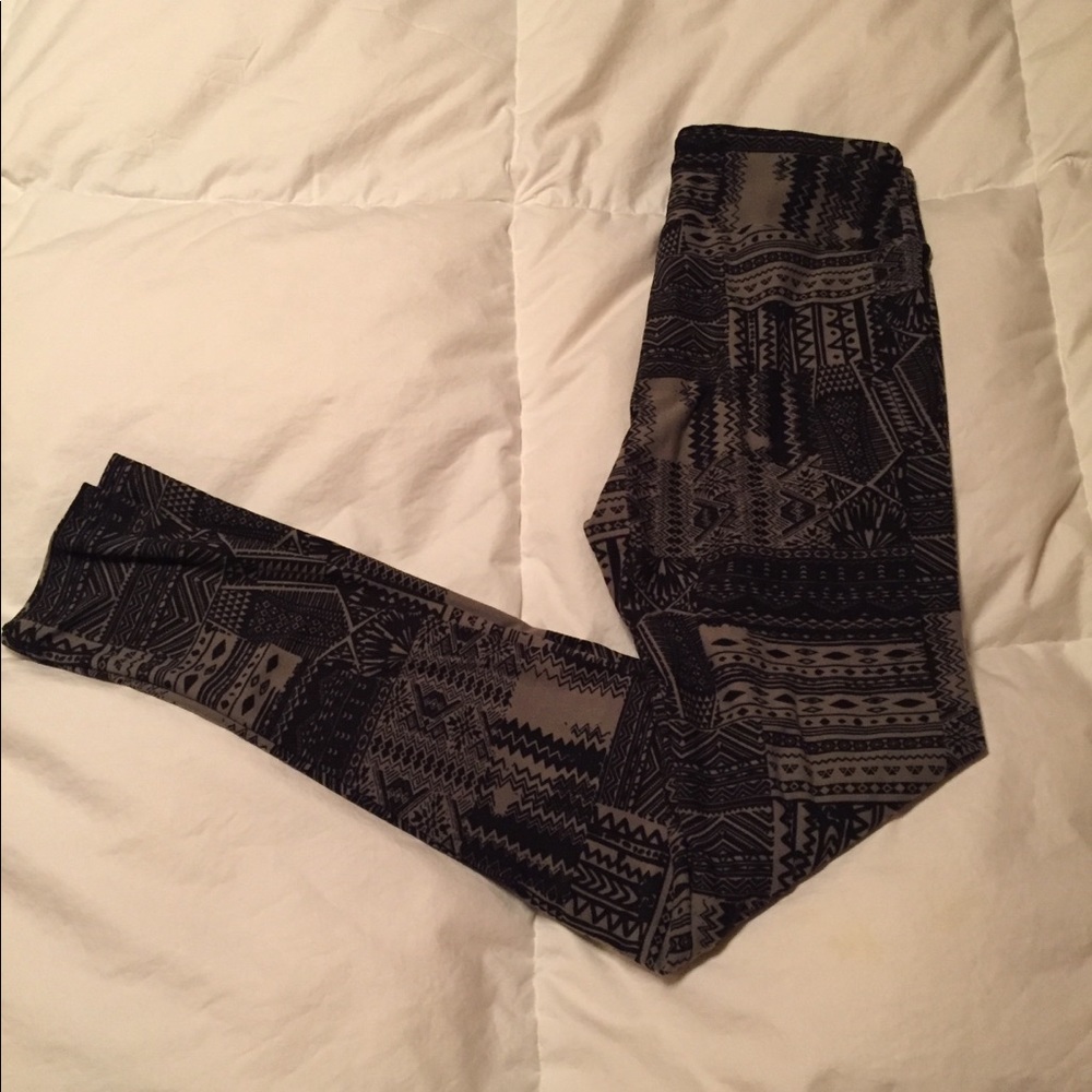 Lularoe OS Leggings - Black & Tan Aztec Print NEW