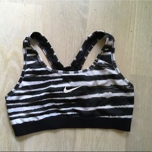 Black White Stripe Printed Nike Sports Bra Size S