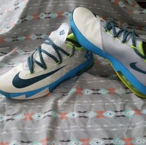 Nike KD tennis shoes