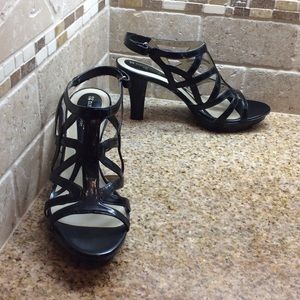 Naturalizer Danya Sandals Size 9M in black