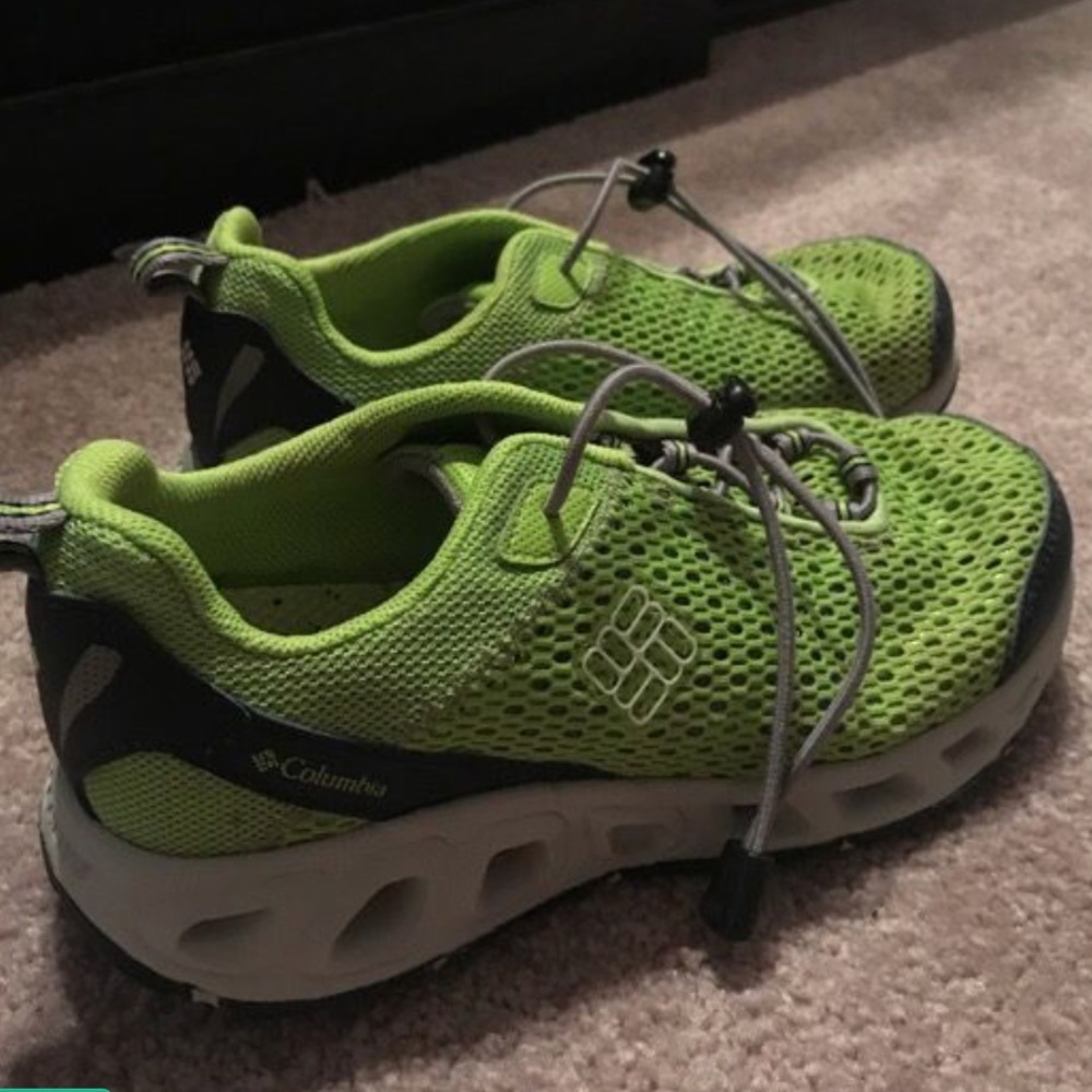 BOYS sz 3 COLUMBIA hiking/water shoes