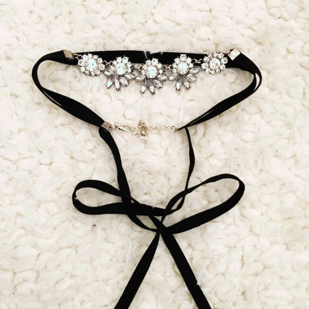 Brand new choker