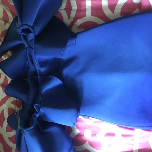 Gorgeous off the shoulder ruffle dress - Picture 4 of 4