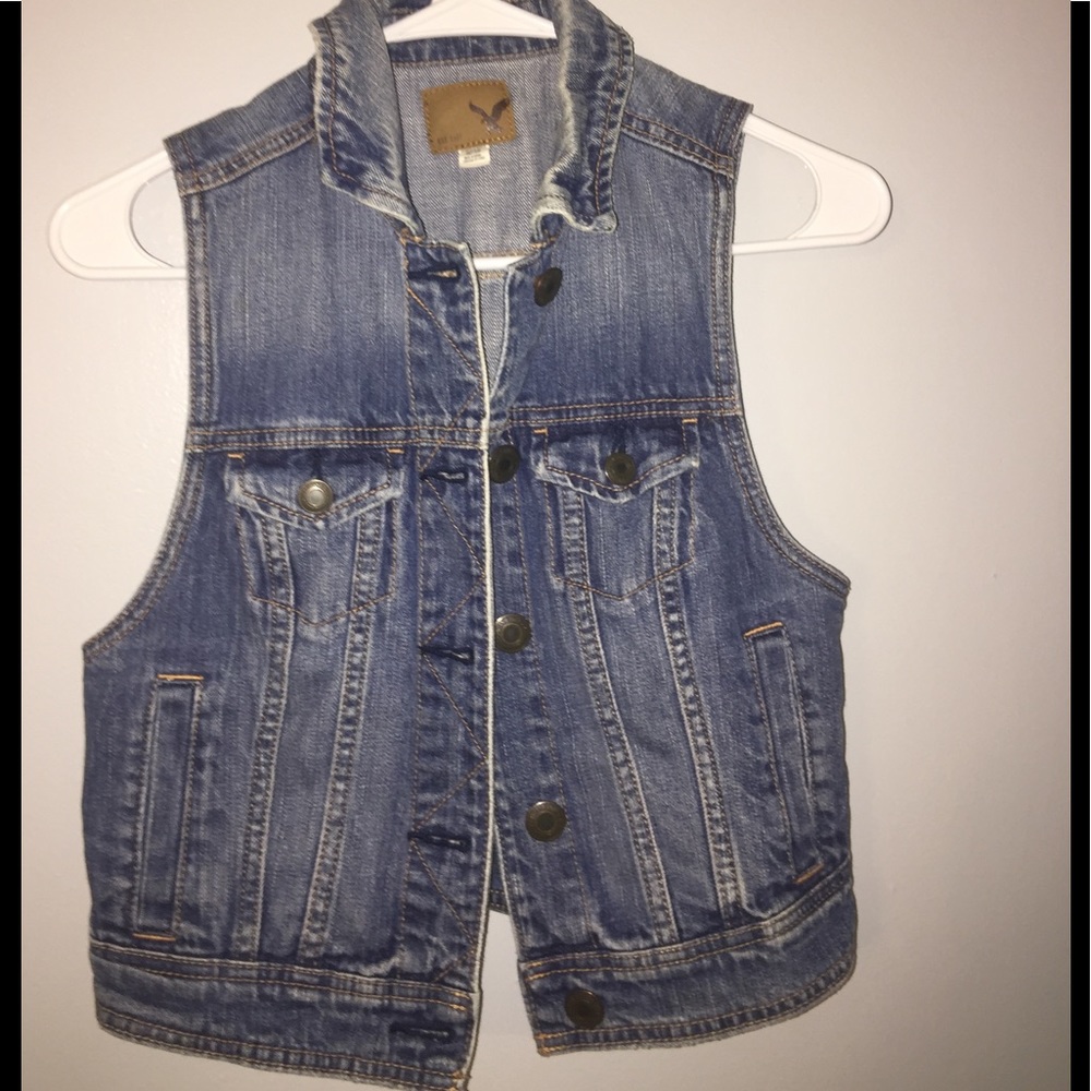 Sleeveless jean jacket