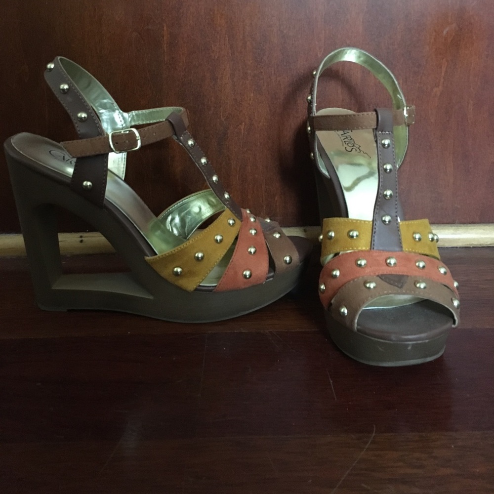 Carlos Santana wedges size 9
