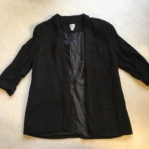 Black 3/4 ruched-look blazer