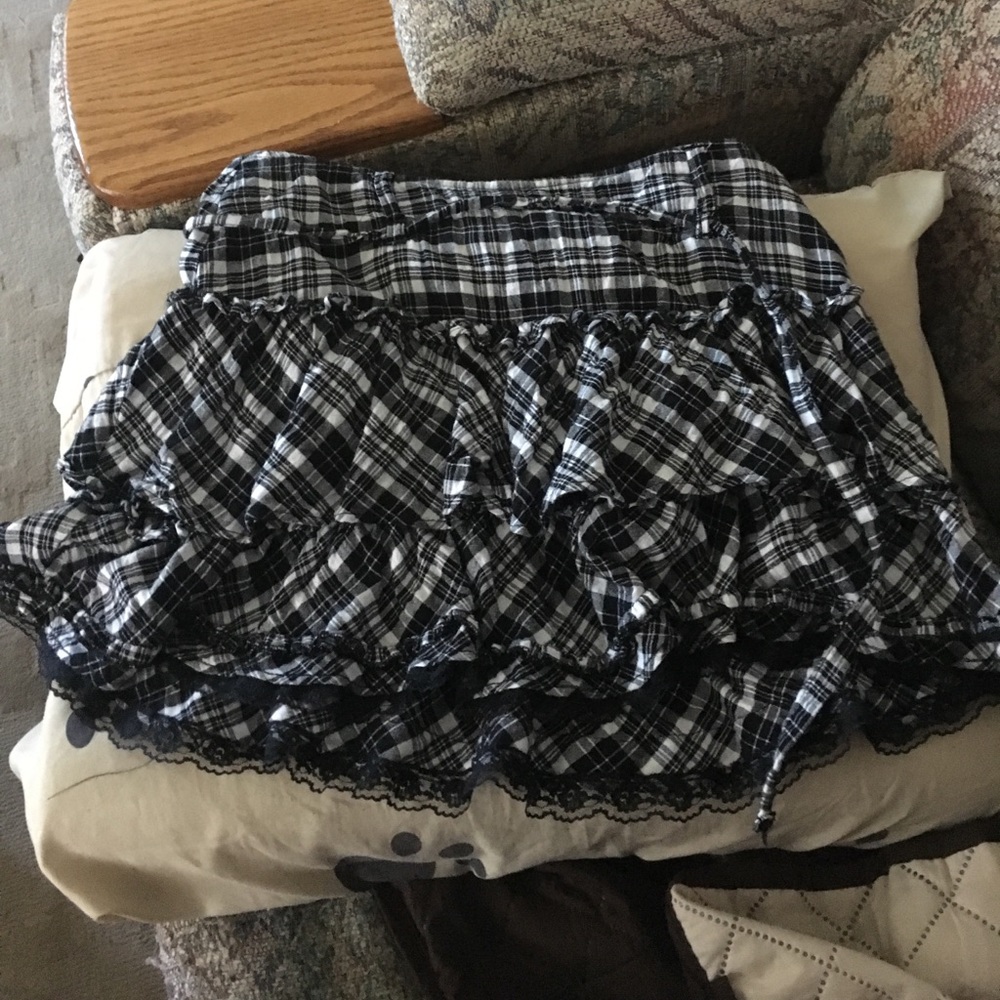 Plaid ruffle skirt