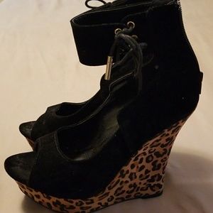 Velvet wedges