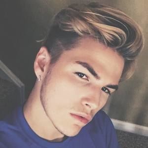 Meet your Posher, Alec