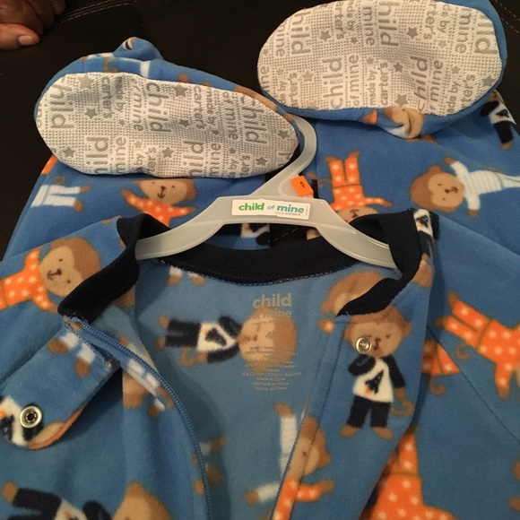 ๐๐ฃ๐ BUNDLE 3 TAGGED ITEMS FOR $12! PJs - Picture 6 of 6