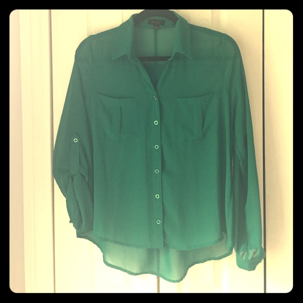 Sheer emerald hi-lo button up