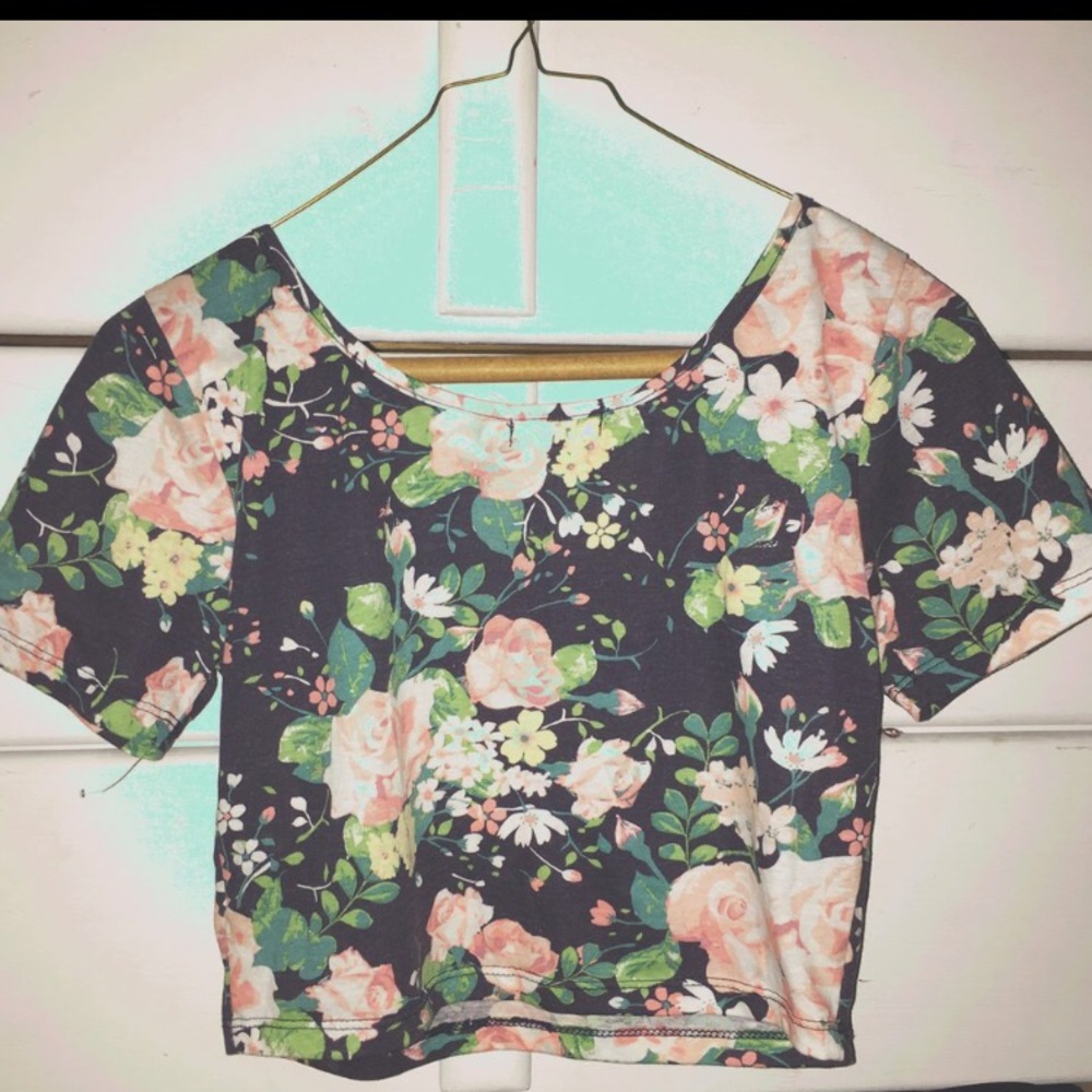 Flower crop top 🌺