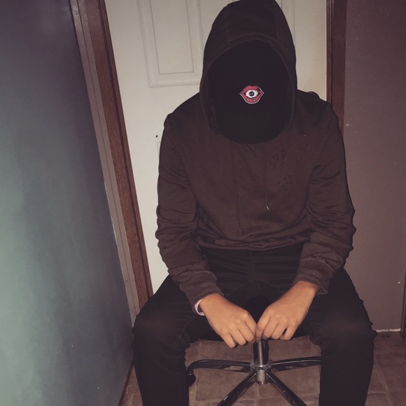 Meet your Posher, Kyle - Picture 1 of 1