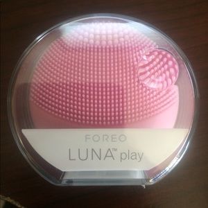 BNIB Foreo Luna play sonic face cleaner