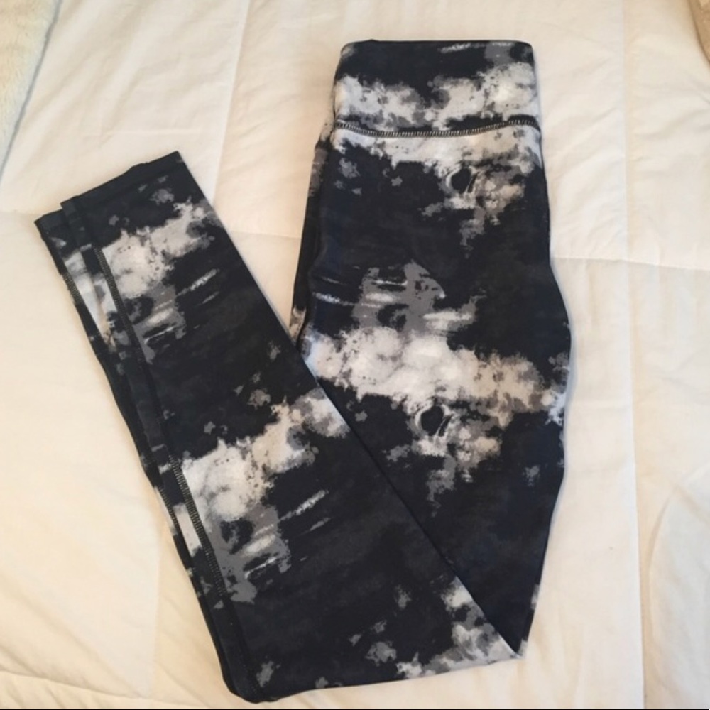 Long patterned workout yoga pants Sz S