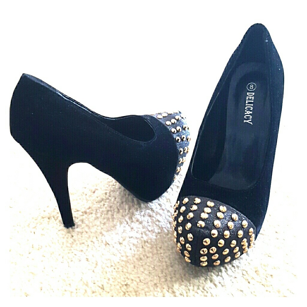 Sexy Black and Gold studded heels / Pumps Size 8