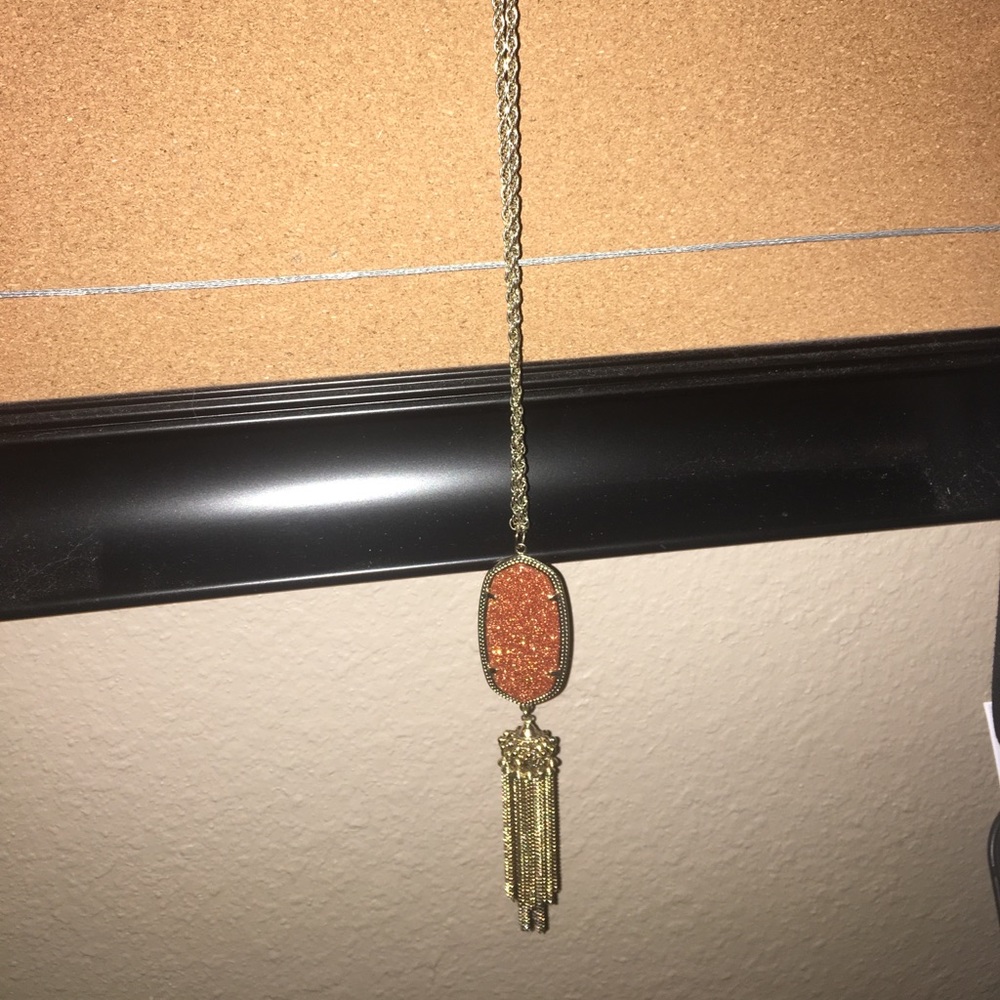 Kendra Scott necklace