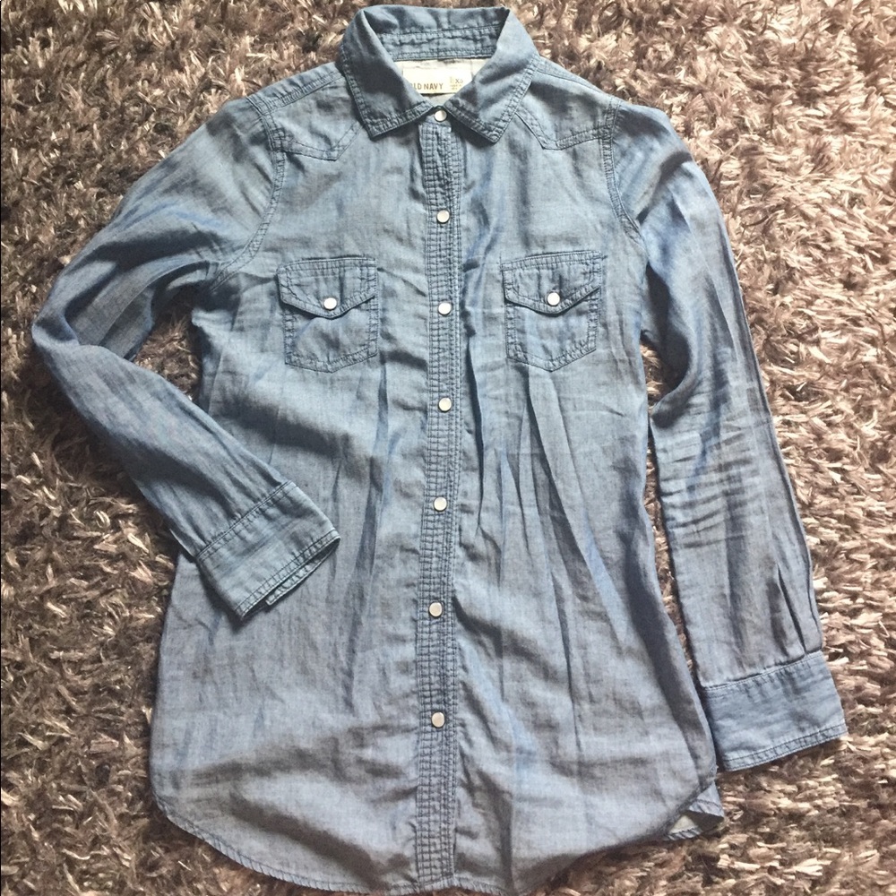 Chambray pearl snap long sleeve button up