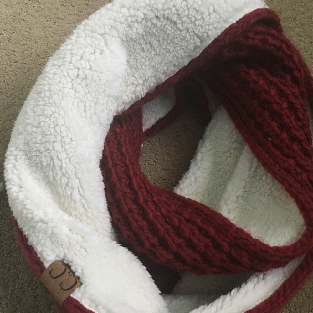 Scarf - Picture 2 of 2