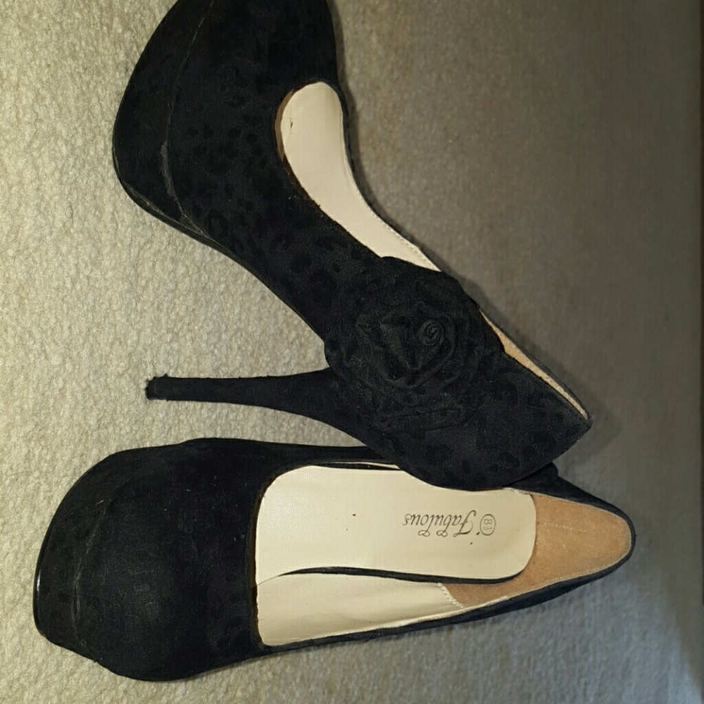 Sexy Black heels/Pumps in size 8.5