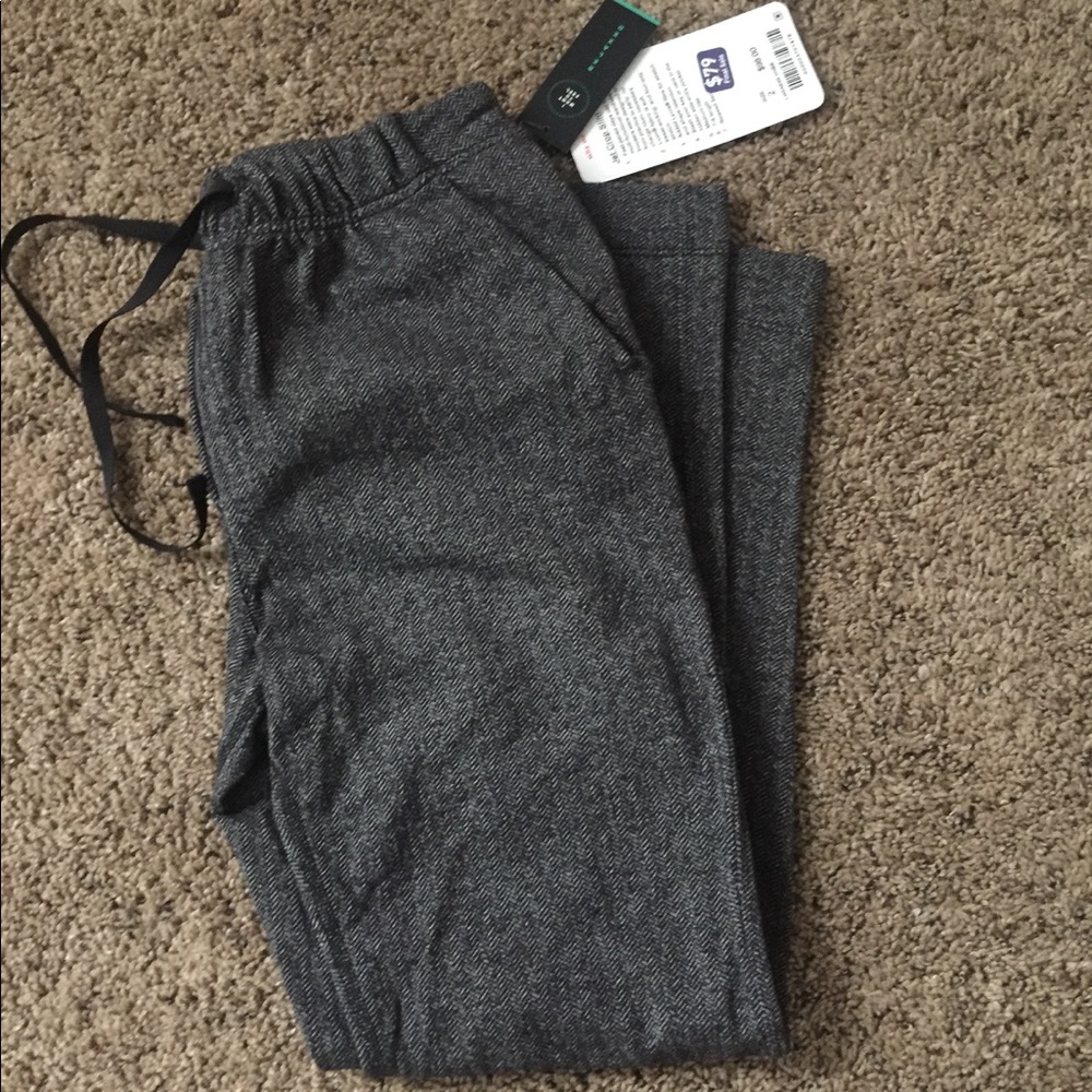 NWT Lululemon jet crop slim size 2