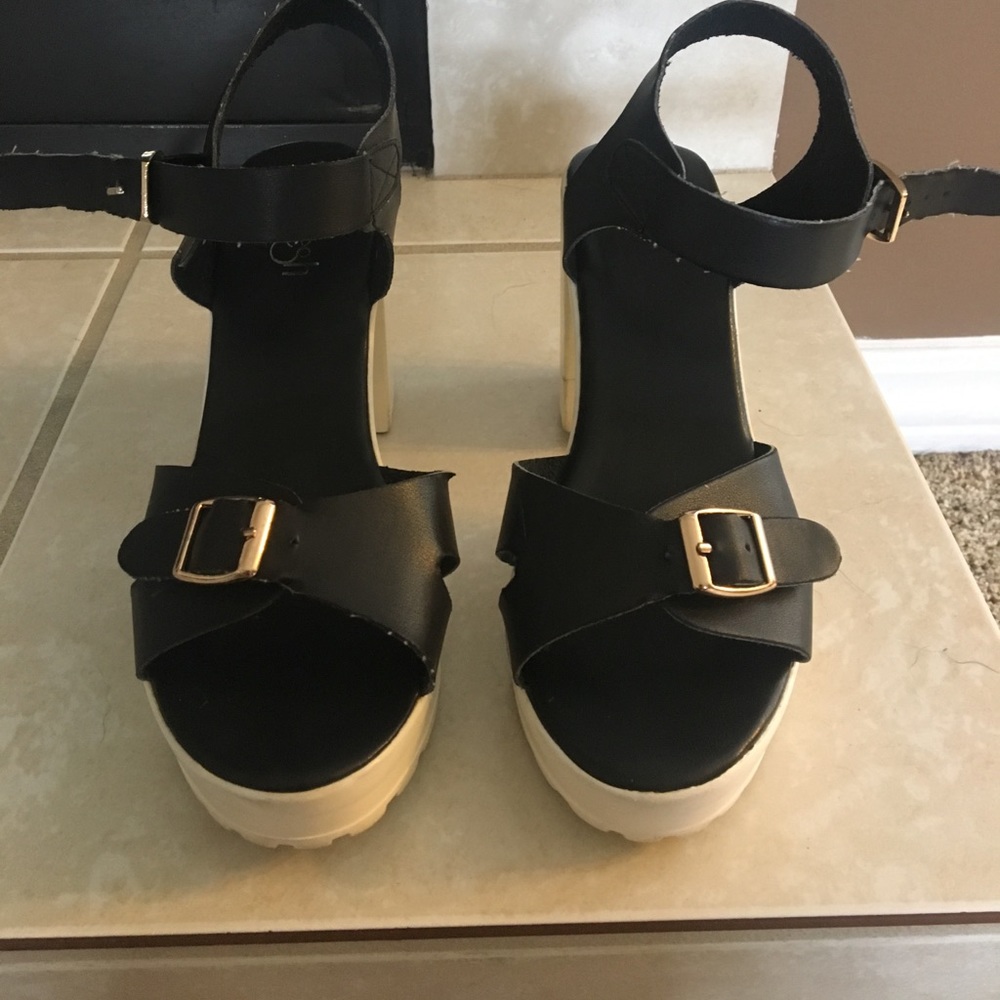 Vintage 90's throwback heels