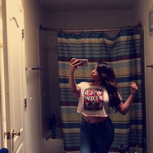 Meet your Posher, Monique