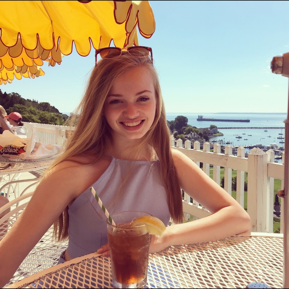 Meet your Posher, Julianna