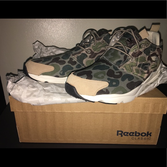 New with Box Classic Reebok - Picture 2 of 4