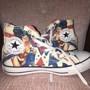 🔴Wonder Woman Converse size 7.5