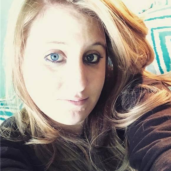 Meet your Posher, Melanie - Picture 1 of 1