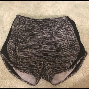 Nike Women's 3" Tempo Running Shorts. Size M