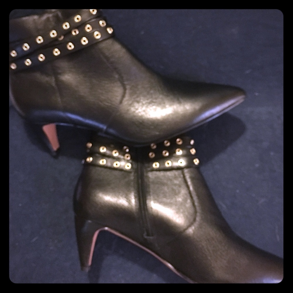 GILI ( Got it love it) pointy toe boots. NEW
