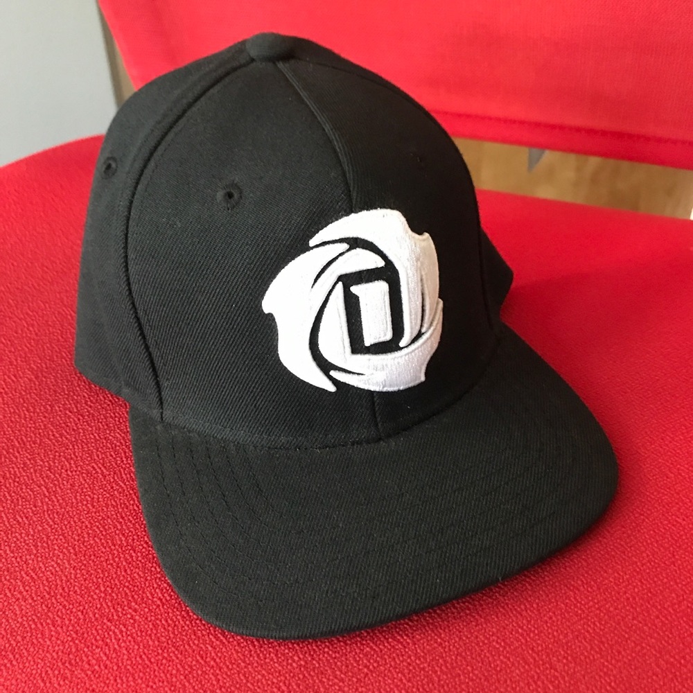 adidas D Rose Snapback (never worn)