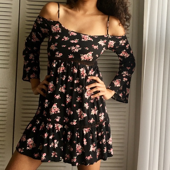 Dress - Picture 2 of 4