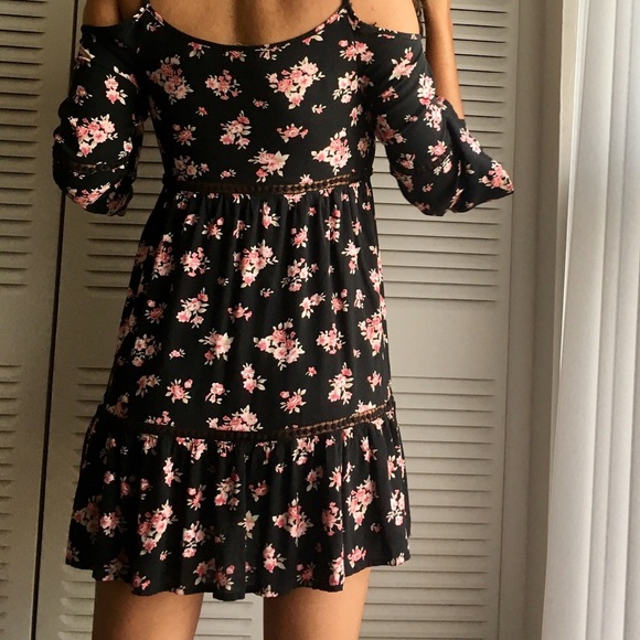 Dress - Picture 4 of 4