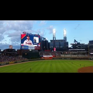 Meet your Posher, Dustin