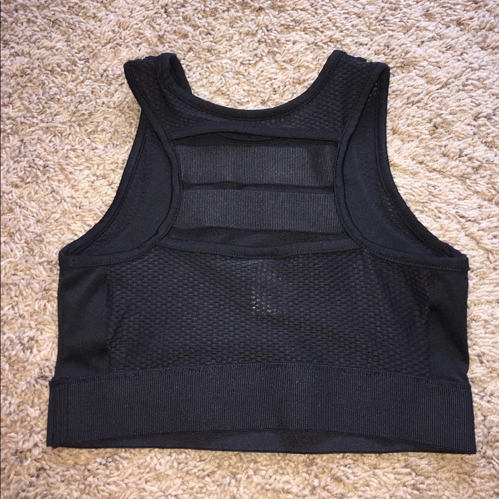 very cute, high neck, sports bra! only worn once