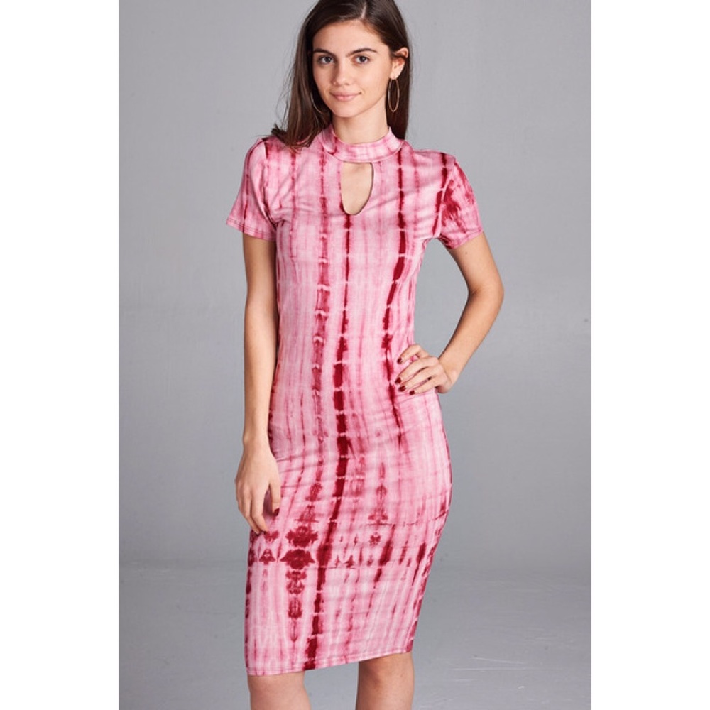Short sleeve mock neck keyhole front tie dye