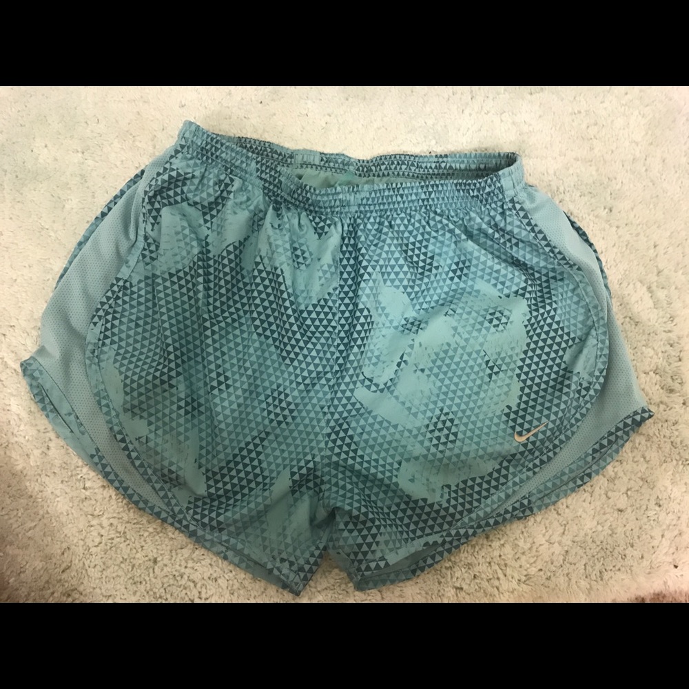 Nike Women's 3" Tempo Running Shorts. Size M
