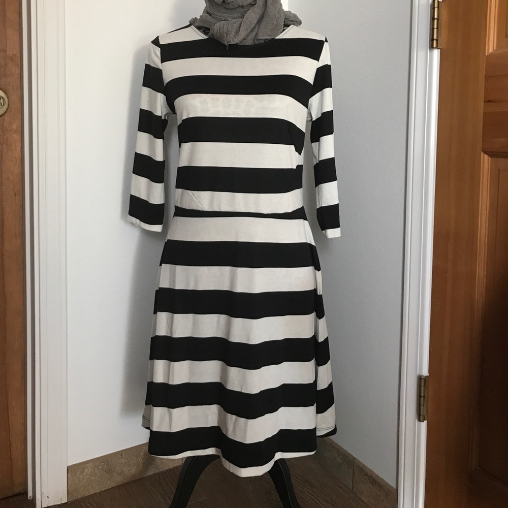 Stripped New Medium H&M dress . Very comfy!